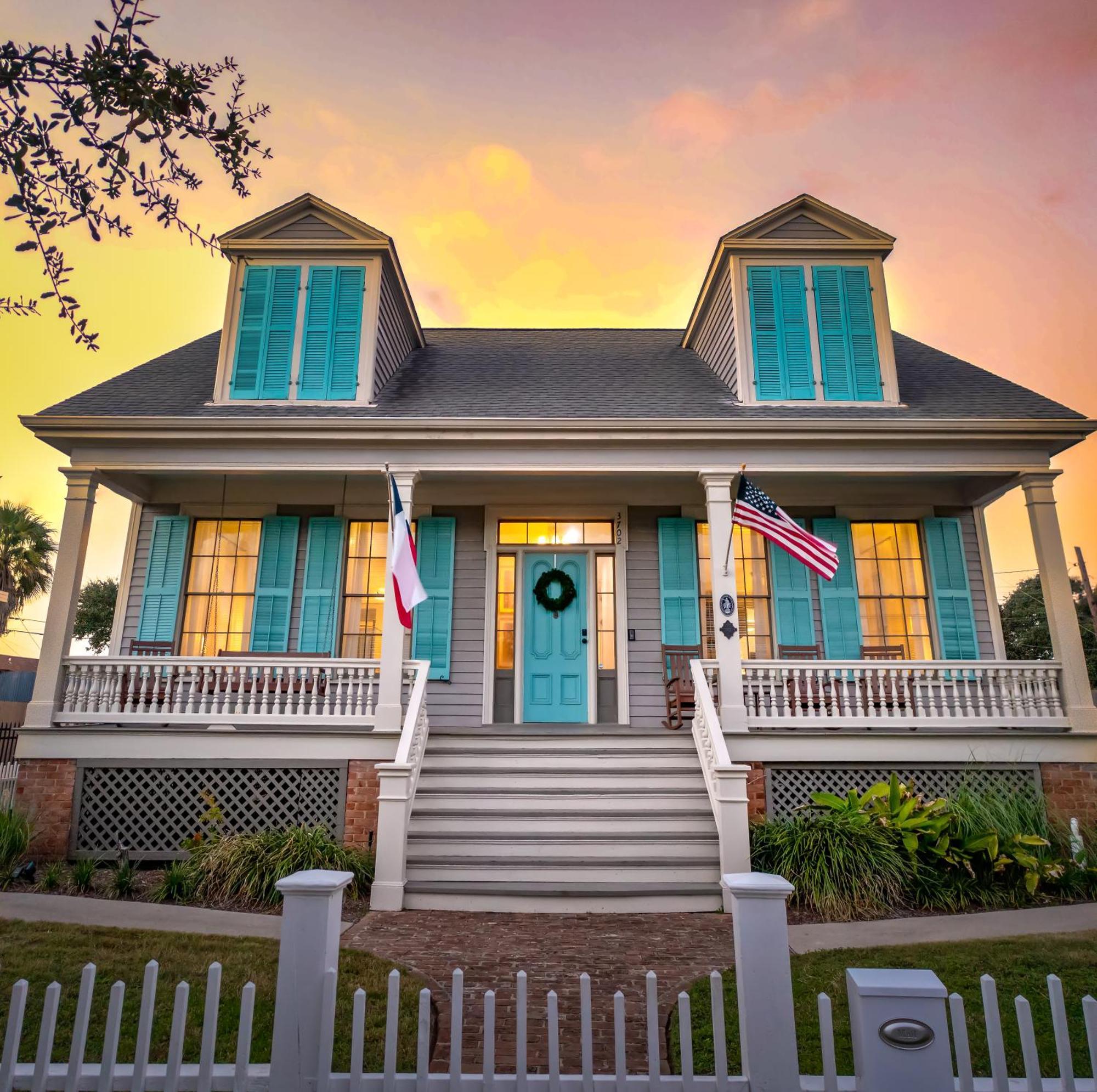 Historic 1871 Coastal Breeze With Heated Pool - Restoring Galveston Βίλα Εξωτερικό φωτογραφία