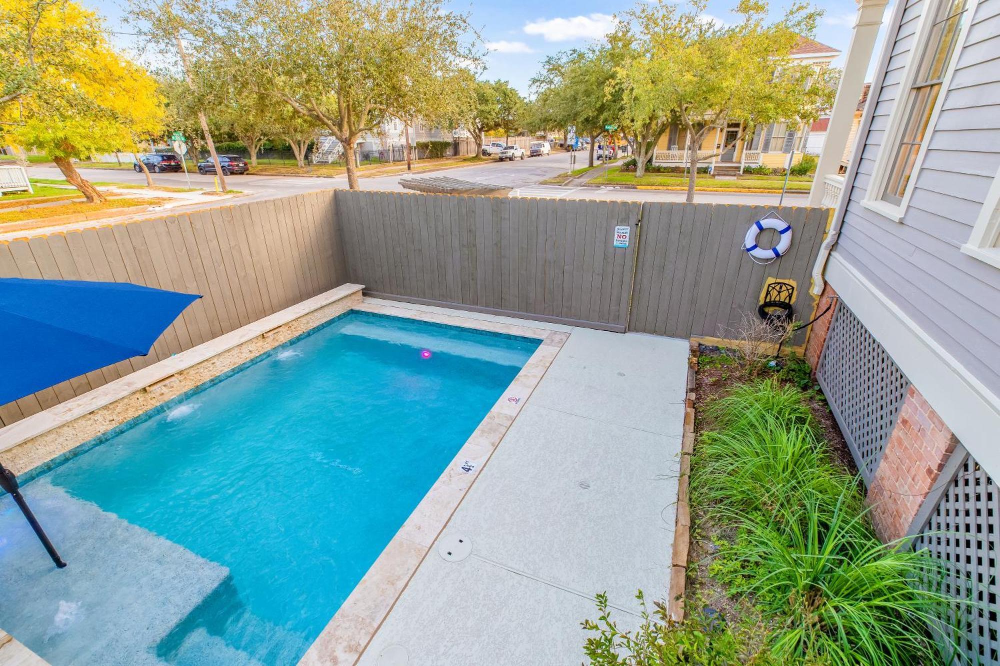 Historic 1871 Coastal Breeze With Heated Pool - Restoring Galveston Βίλα Εξωτερικό φωτογραφία