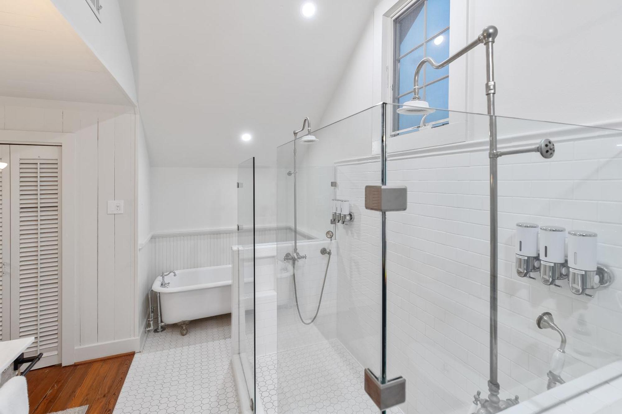 Historic 1871 Coastal Breeze With Heated Pool - Restoring Galveston Βίλα Εξωτερικό φωτογραφία