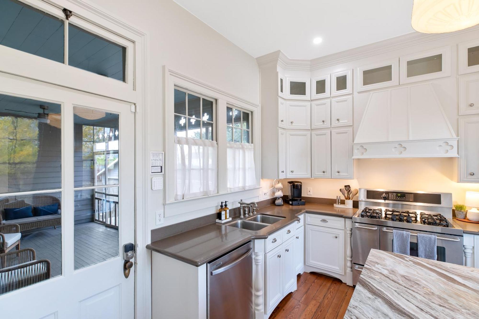 Historic 1871 Coastal Breeze With Heated Pool - Restoring Galveston Βίλα Εξωτερικό φωτογραφία
