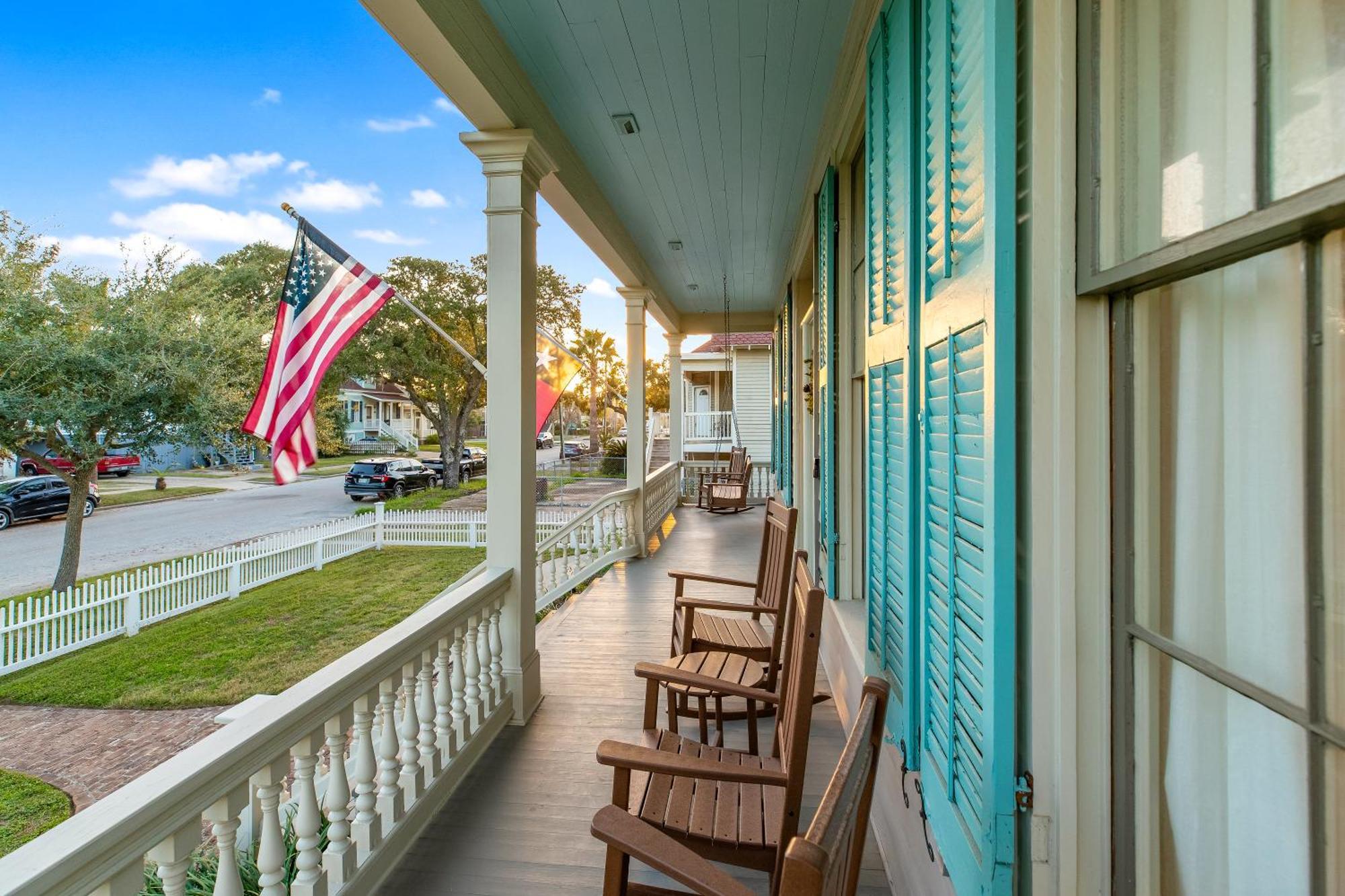 Historic 1871 Coastal Breeze With Heated Pool - Restoring Galveston Βίλα Εξωτερικό φωτογραφία